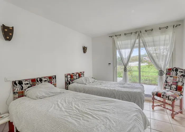 Villa de 6 chambres avec piscine privee terrasse et wifi a Bidart *